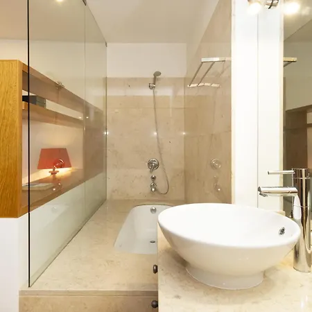 Apartament With Terrace In Downtown - Ttl279